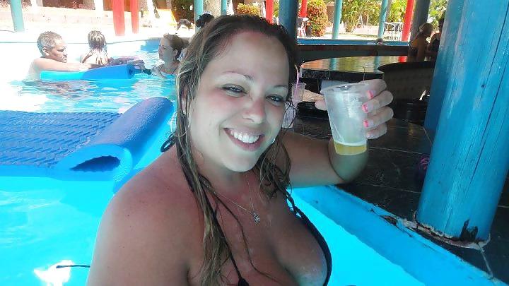 25P BUSTY MILF 