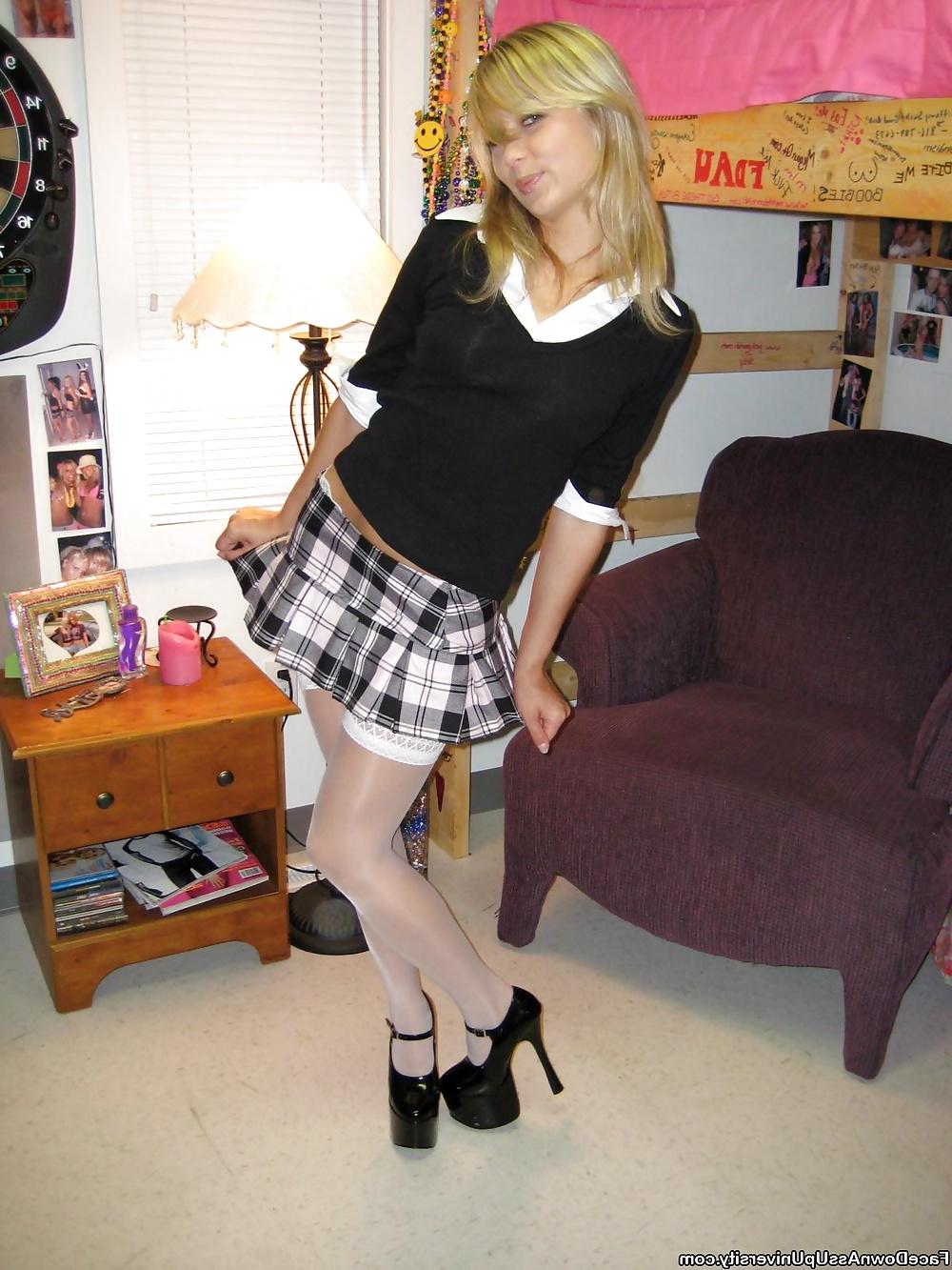 25P Polish teen Kasia in pantyhose