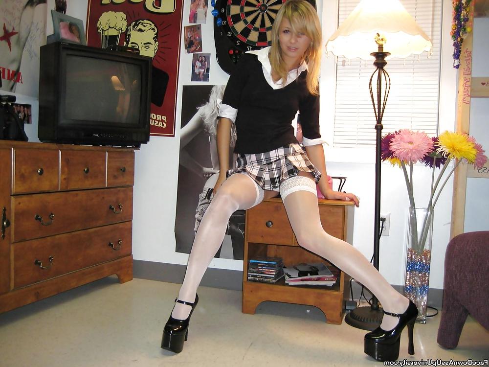 25P Polish teen Kasia in pantyhose