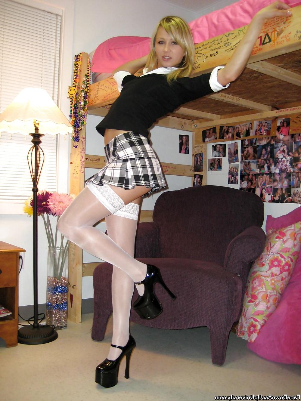 25P Polish teen Kasia in pantyhose
