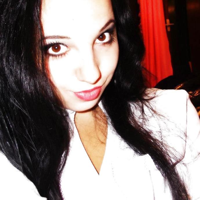 25P Cute Serbian teen Kristina