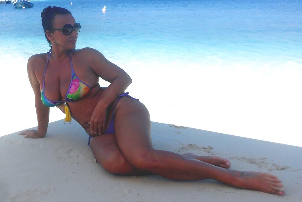 25P HOT Serbian MILF'S