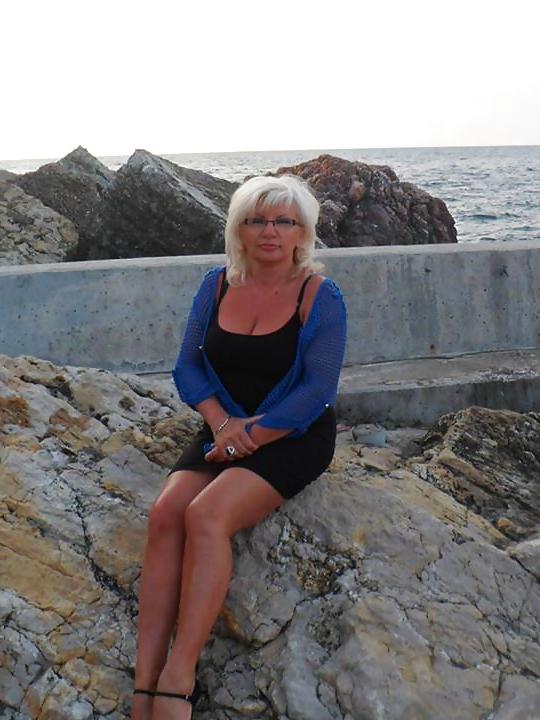 25P HOT Serbian MILF'S
