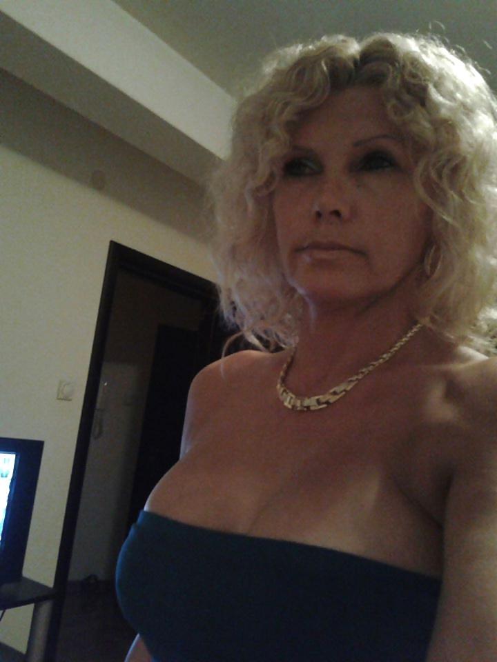 25P HOT Serbian MILF'S