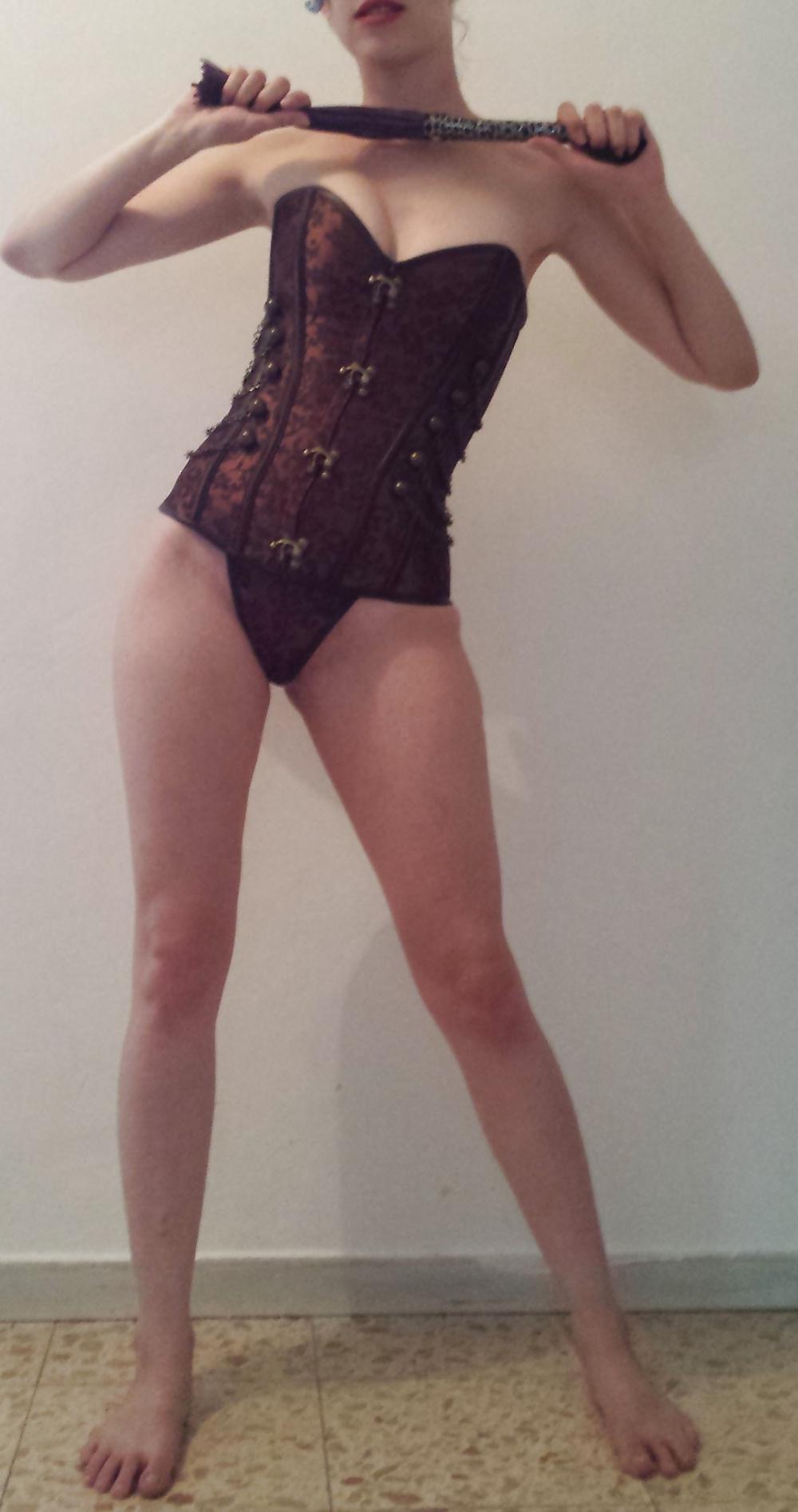7P Wife in corset