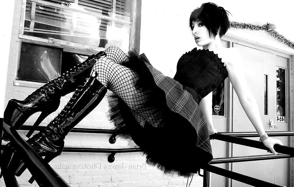 25P Sensual Dress Pictures