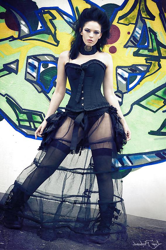 25P Sensual Dress Pictures