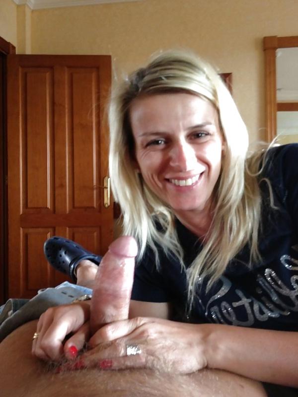 17P Dirty UK wife looks a bit like Kate Garraway