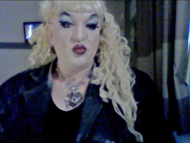 11P Sensuous Isabelle