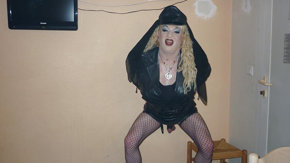 11P Sensuous Isabelle