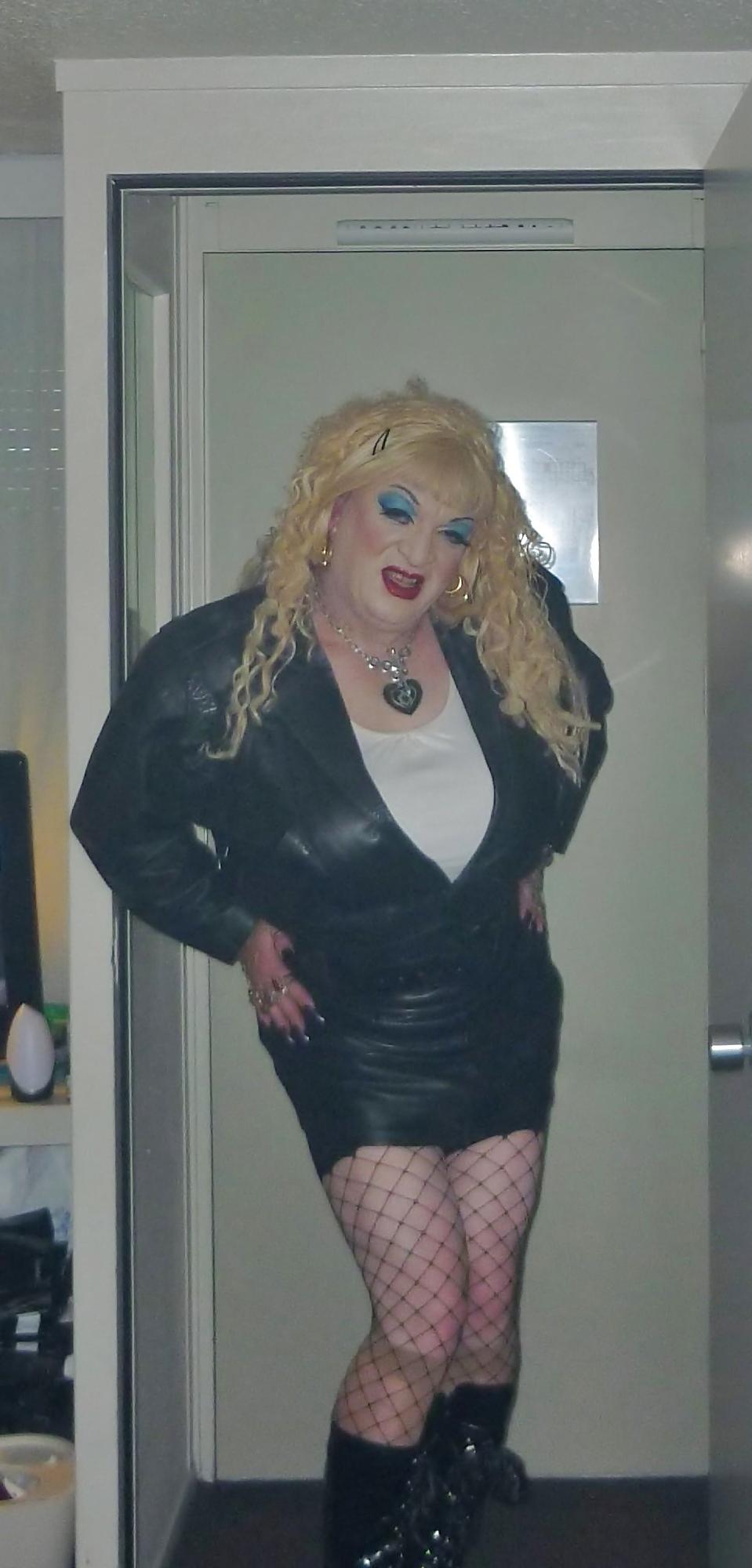 11P Sensuous Isabelle