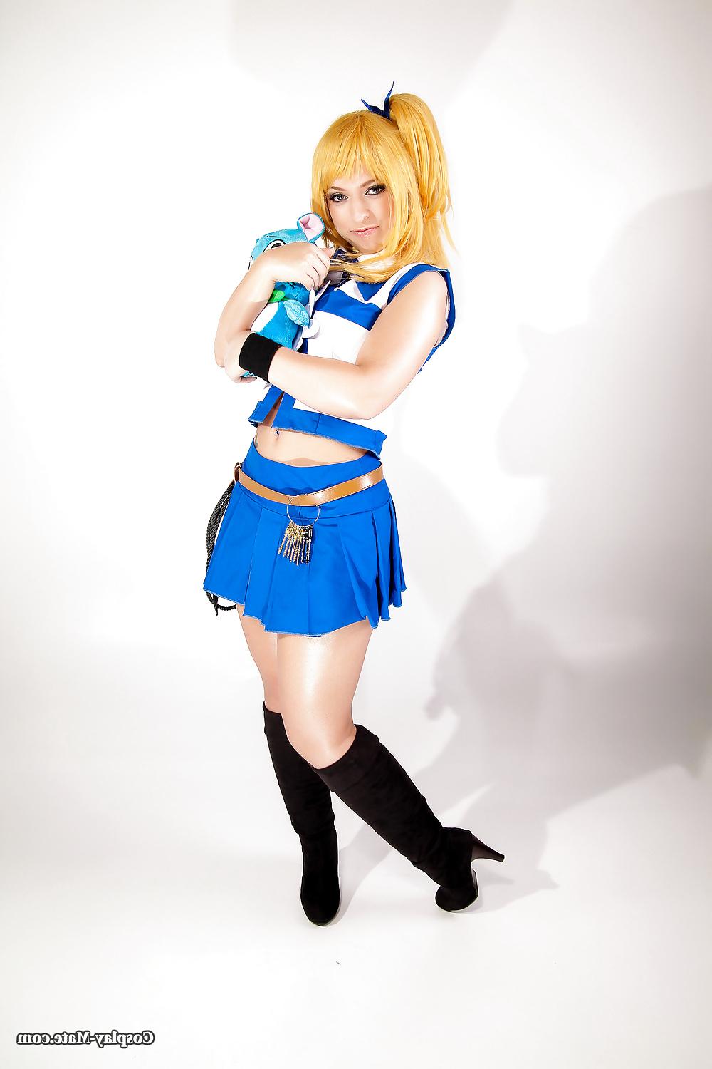 25P Fairy Tail lesbian cosplay