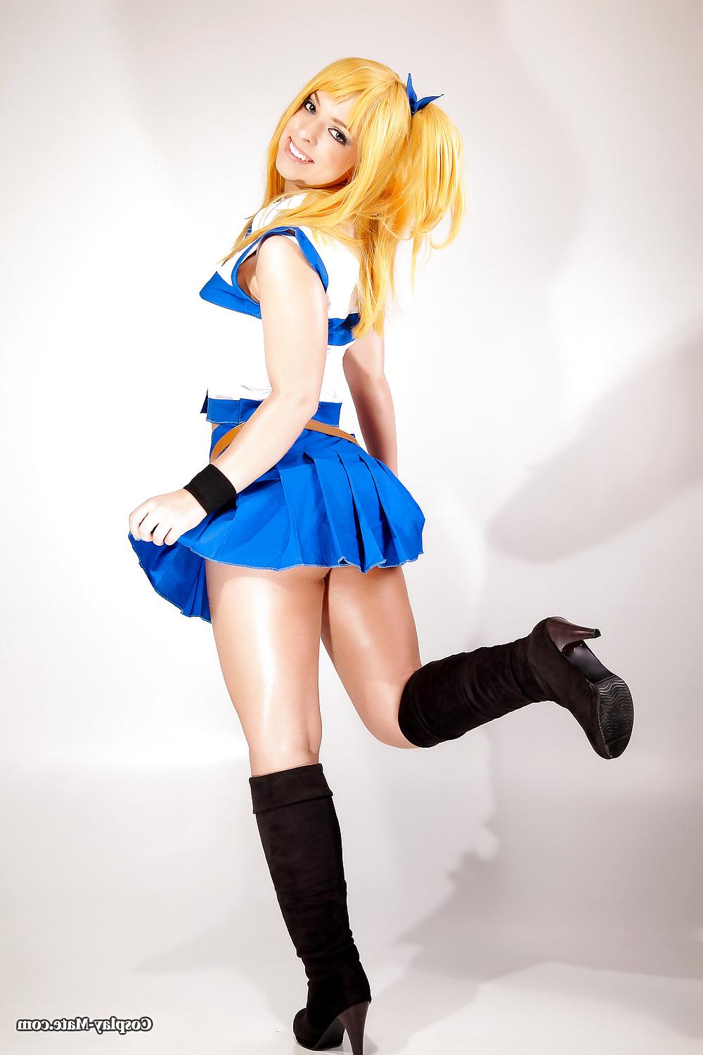 25P Fairy Tail lesbian cosplay