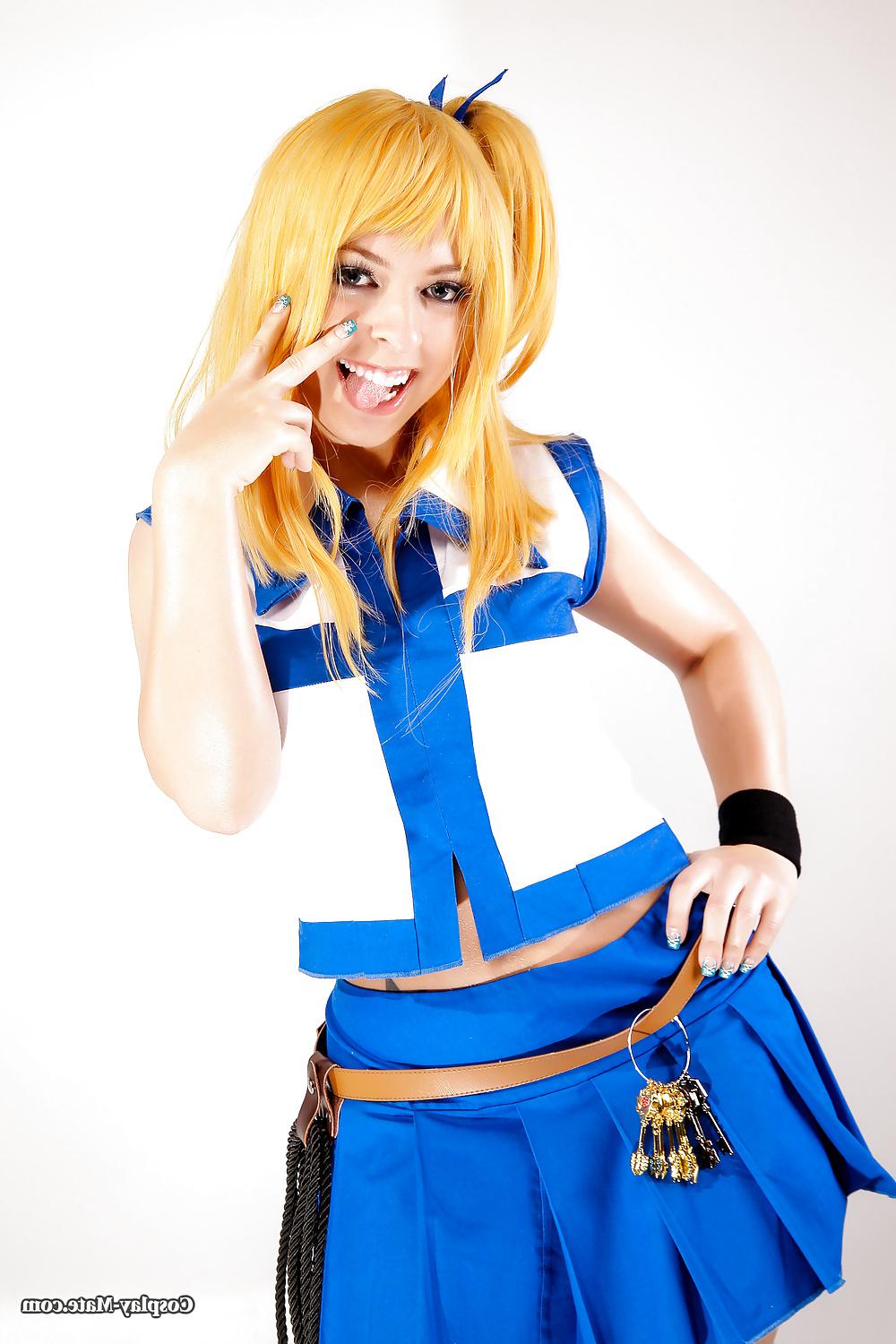 25P Fairy Tail lesbian cosplay