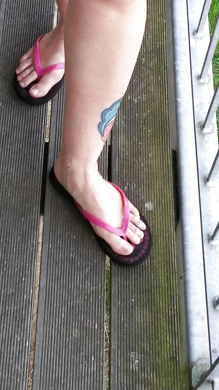 15P French lover friend feet 02