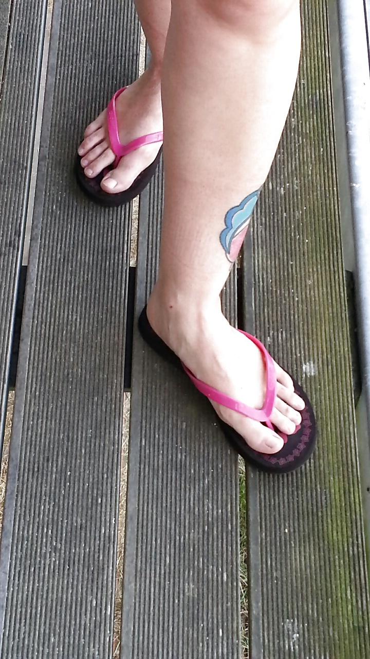 15P French lover friend feet 02
