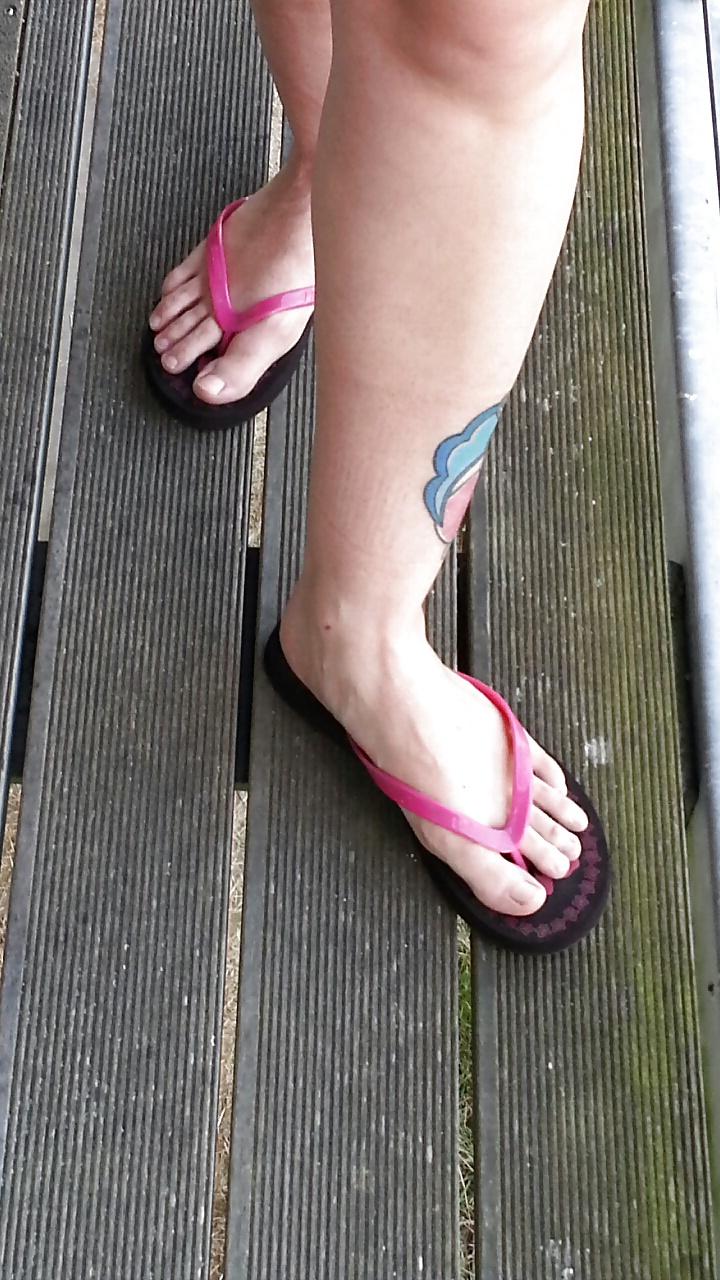 15P French lover friend feet 02