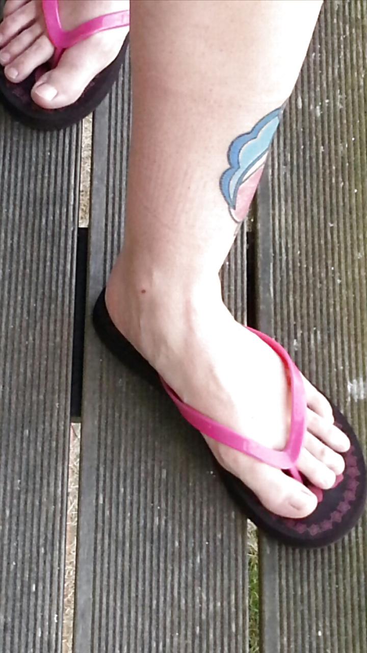 15P French lover friend feet 02