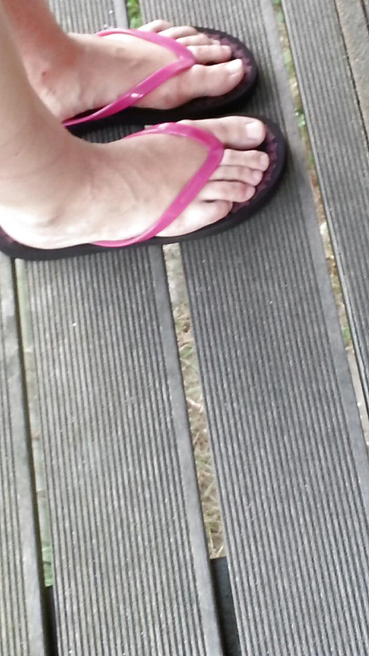 15P French lover friend feet 02