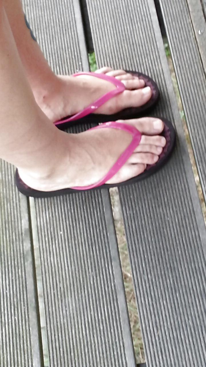 15P French lover friend feet 02