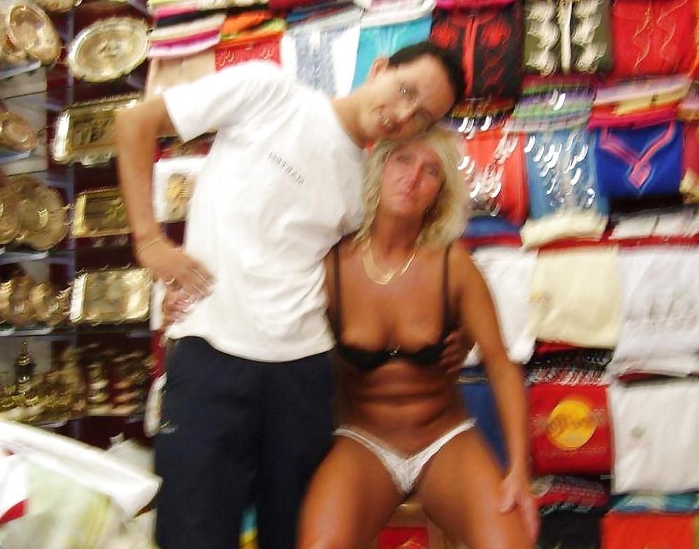 7P Striptease on the eastern market