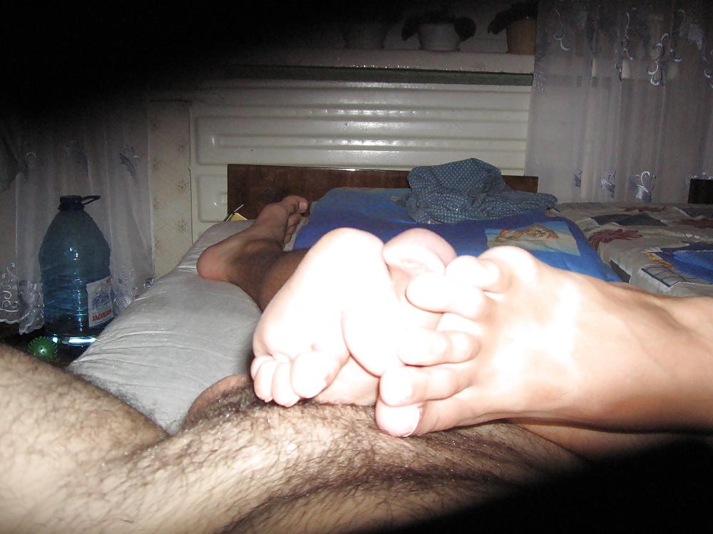25P Footjob 2