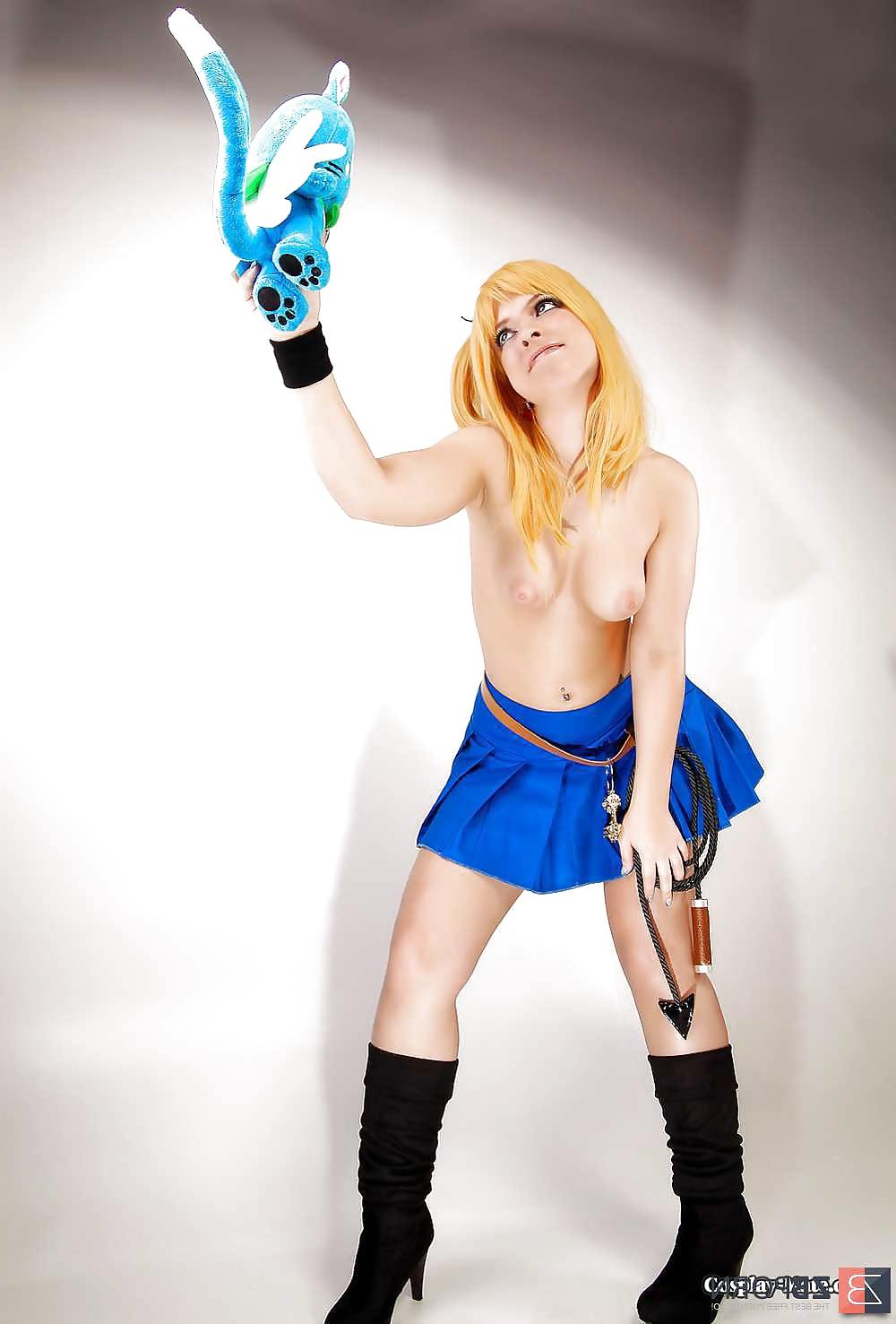 19P Lucy Heartfilia cosplay