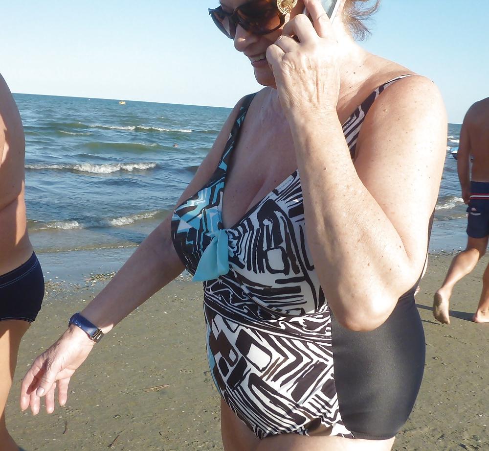 21P Mature Tits In Swimwear