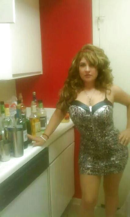 15P Latina milf with body