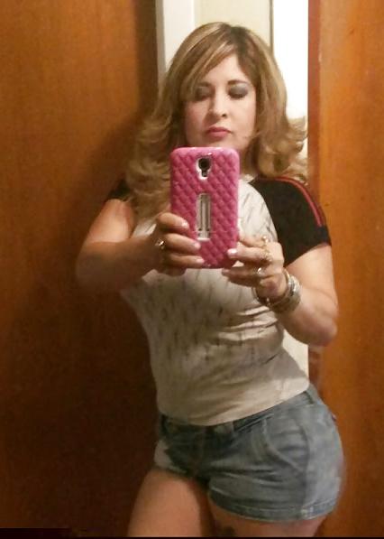 15P Latina milf with body