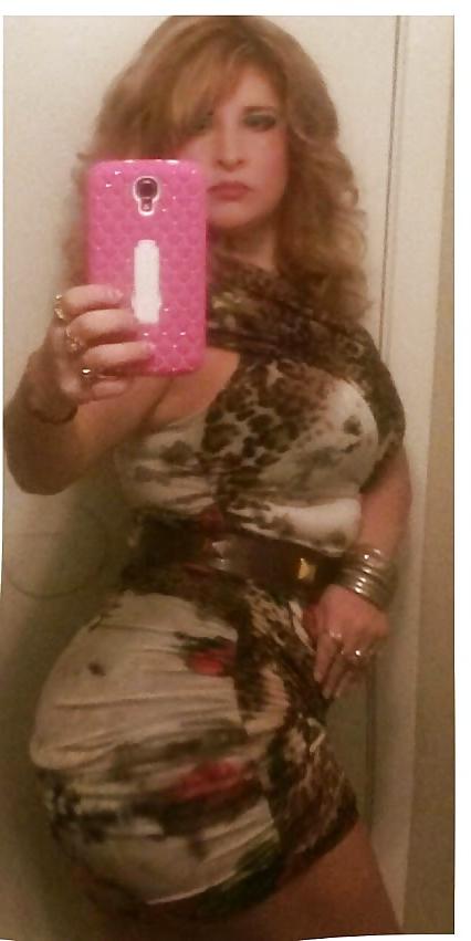 15P Latina milf with body