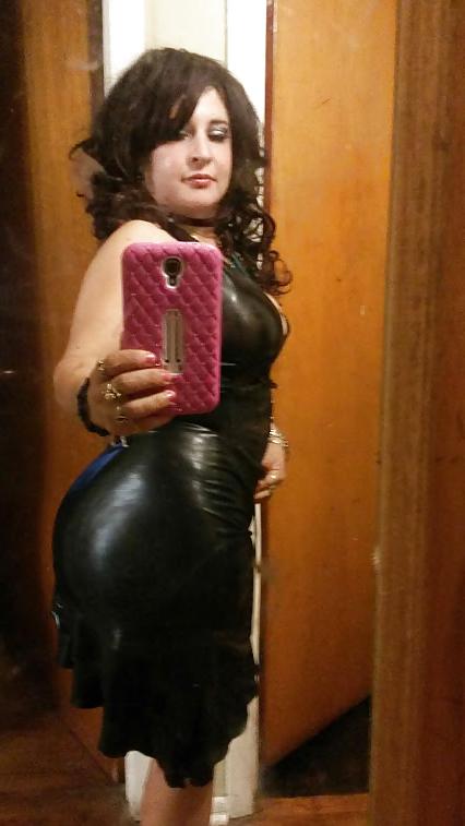 15P Latina milf with body
