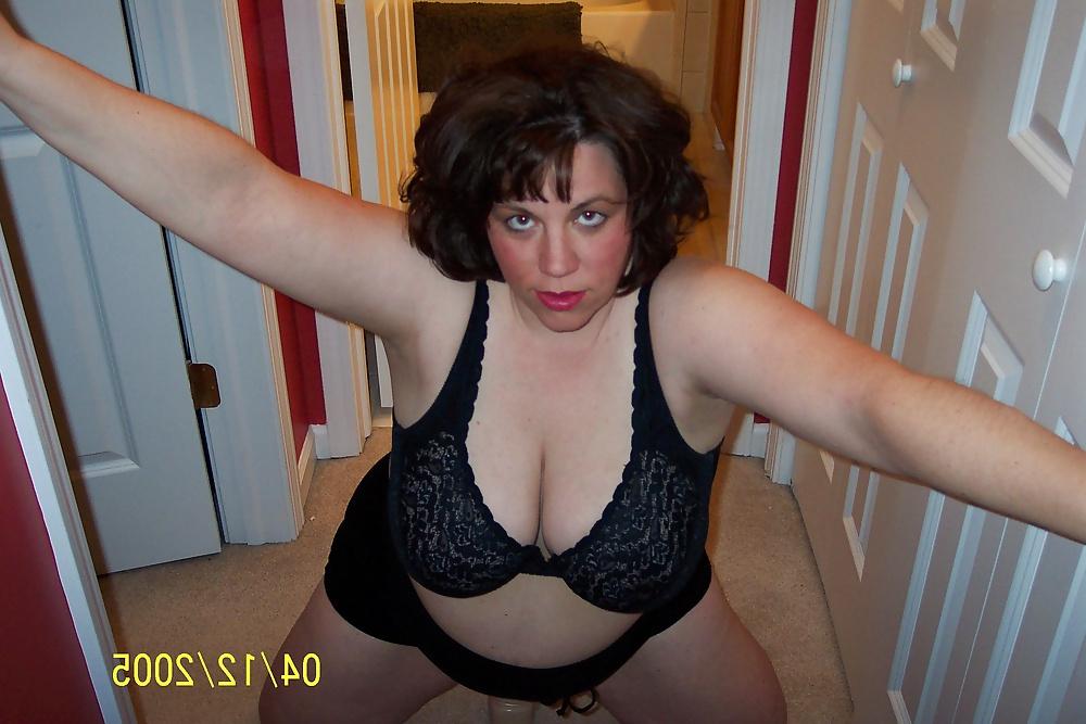 25P She Thinks She Is Too Fat