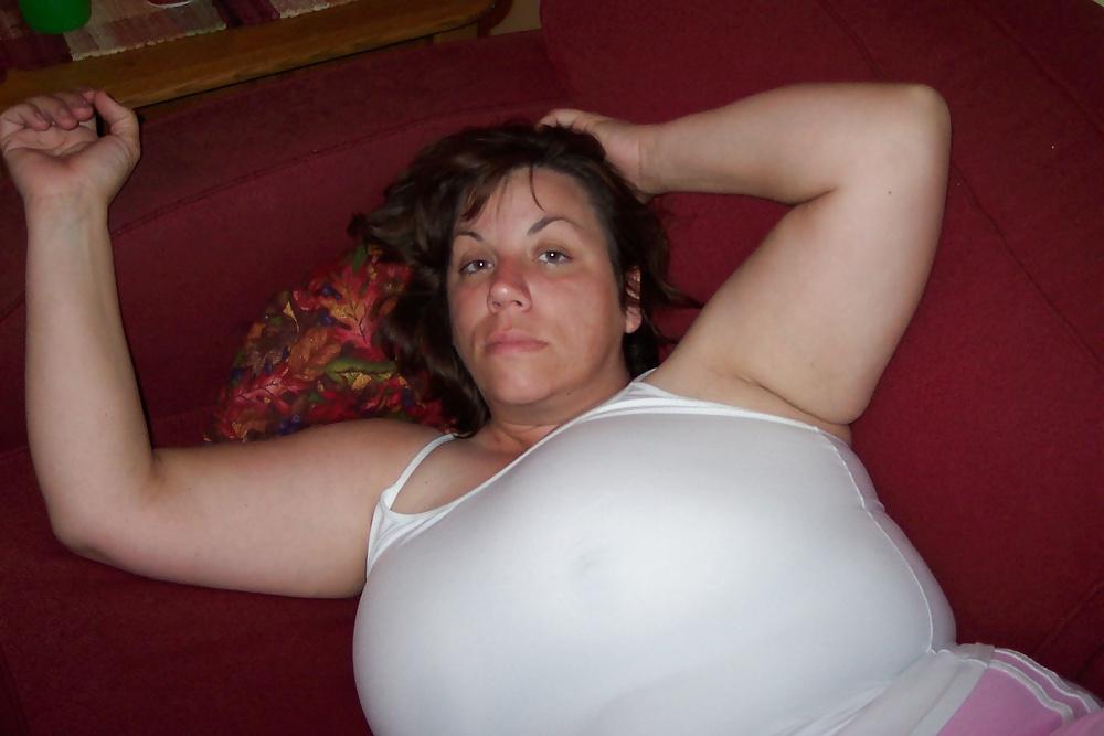 25P She Thinks She Is Too Fat