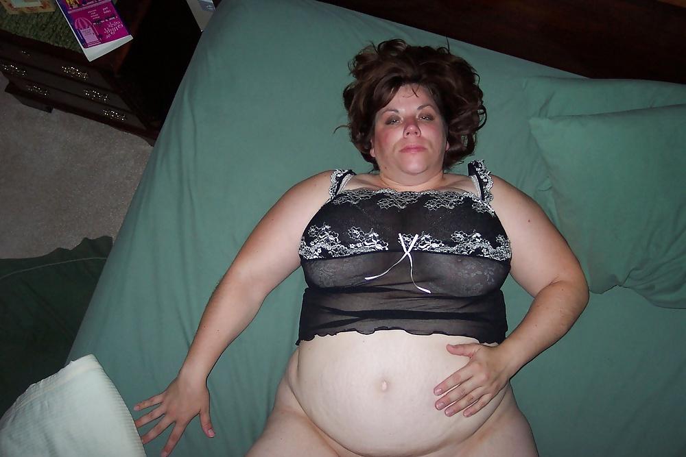 25P She Thinks She Is Too Fat