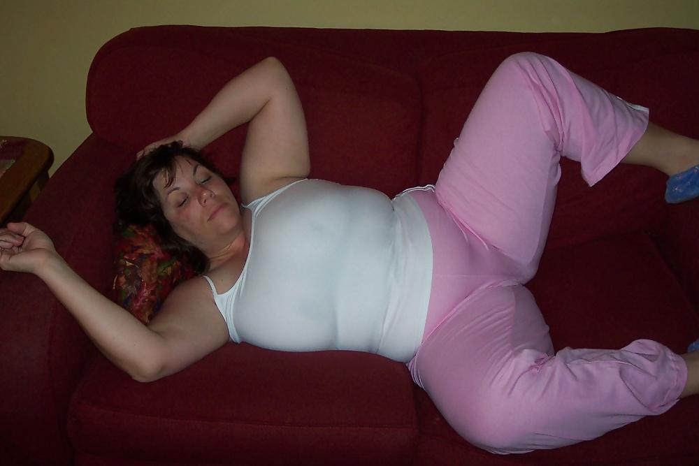 25P She Thinks She Is Too Fat