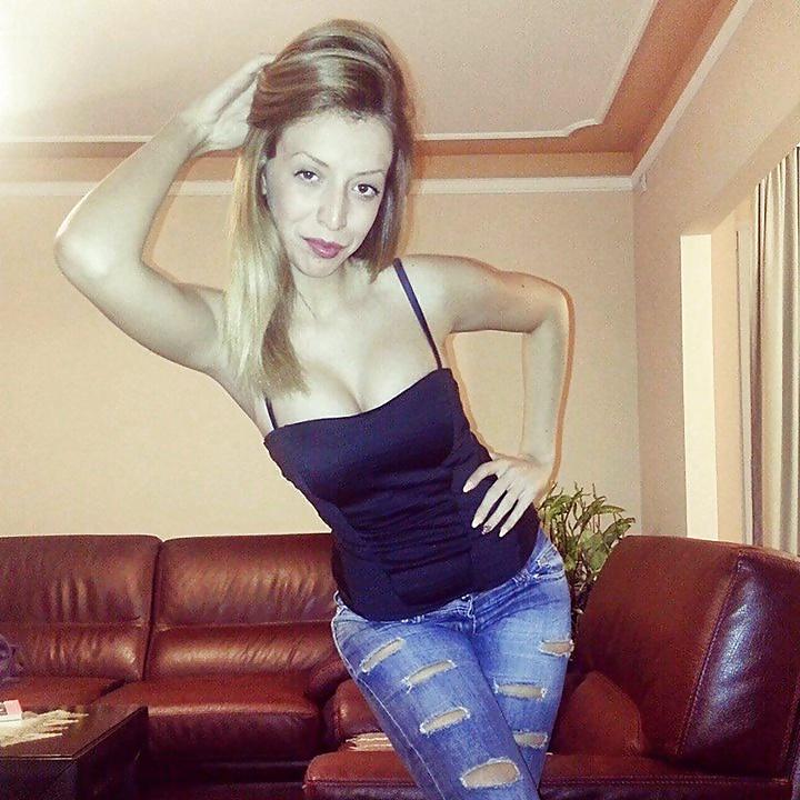 25P Hot Serbian Girls