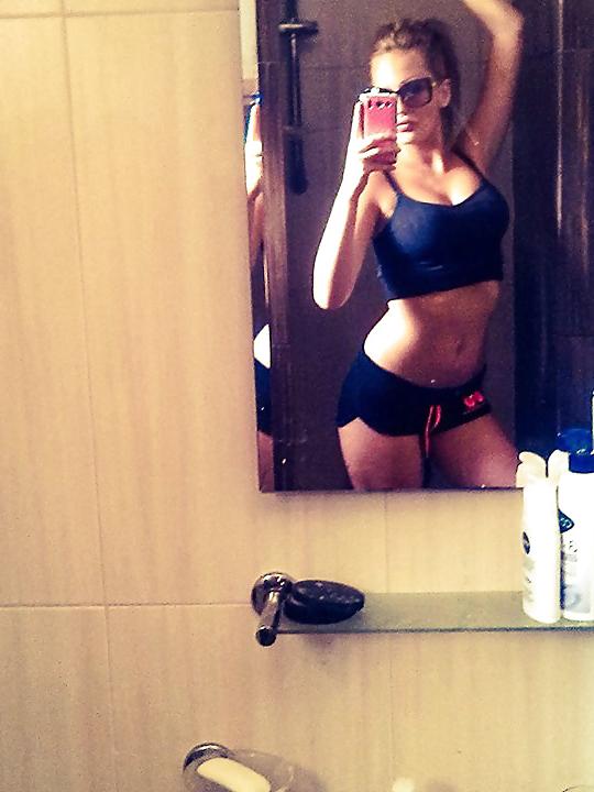 25P Hot Serbian Girls