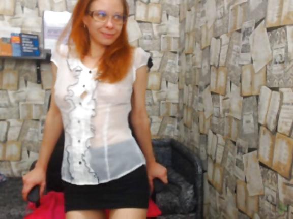 25P The Russian teacher Maria gives a sex lesson of the webcam