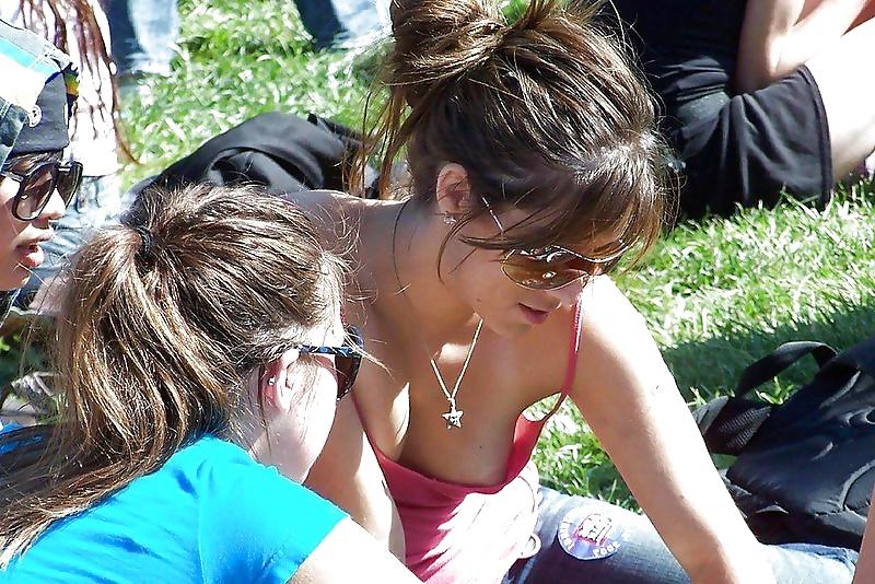 22P Nip Slip Little Tits