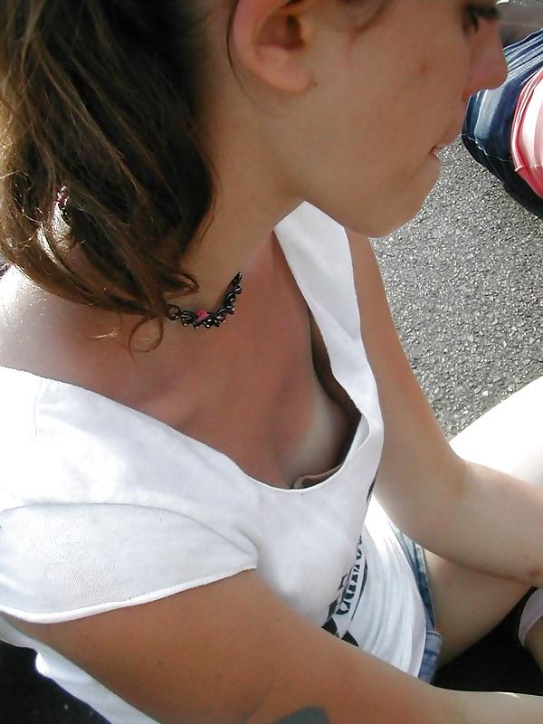 22P Nip Slip Little Tits