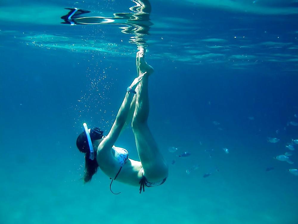 8P The little mermaid under the water 4