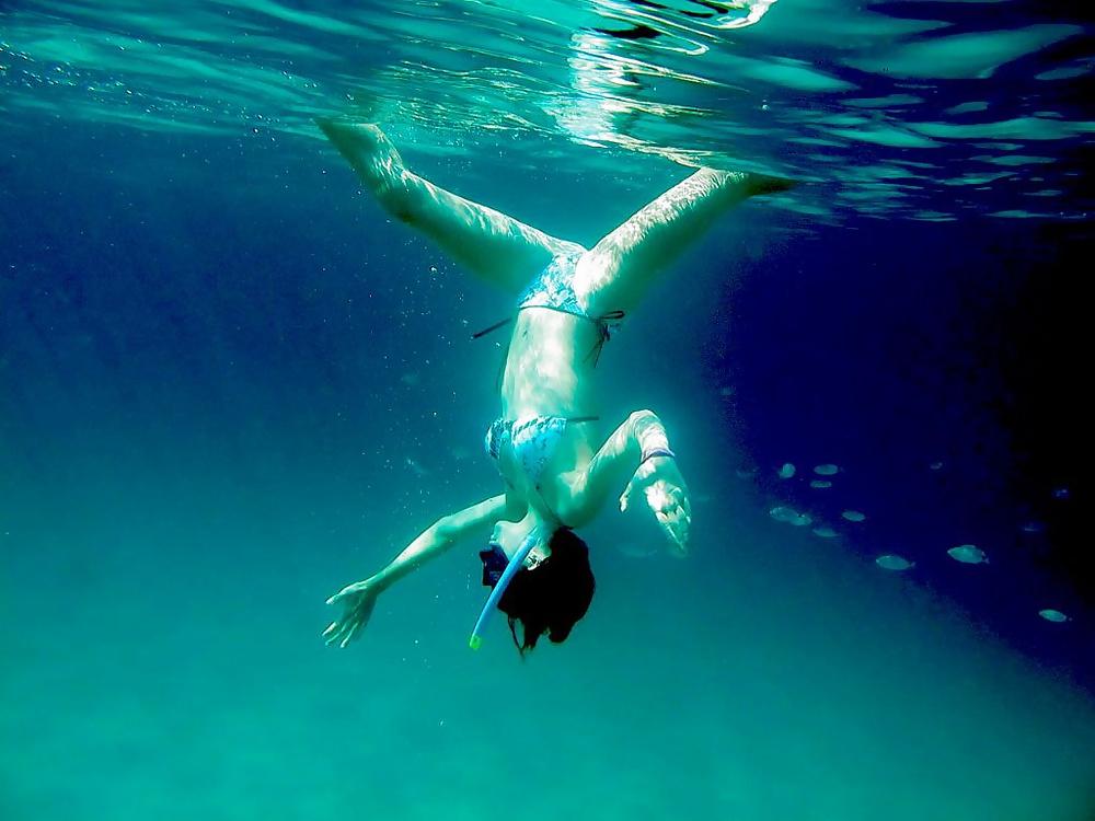 8P The little mermaid under the water 4