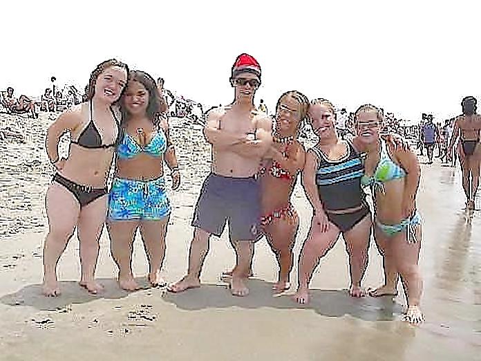 15P No Midgets Just Little & Short People #9