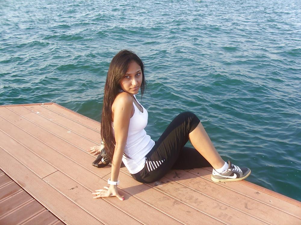14P Turkish skinny girls! Which one would you fuck hard!