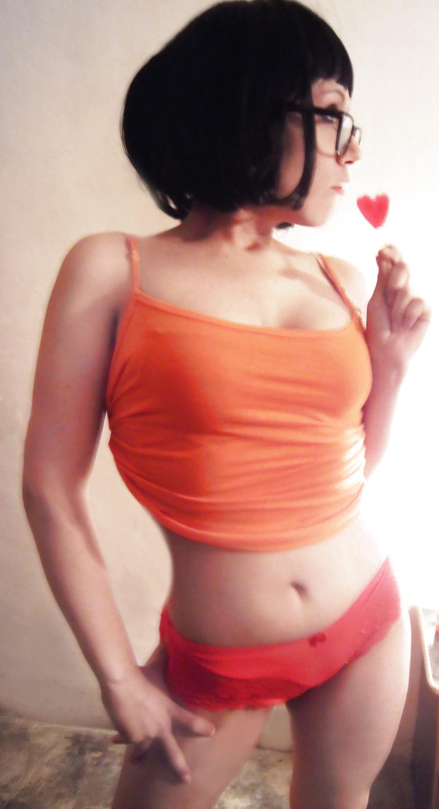 15P Velma Cosplay (Scooby Doo)