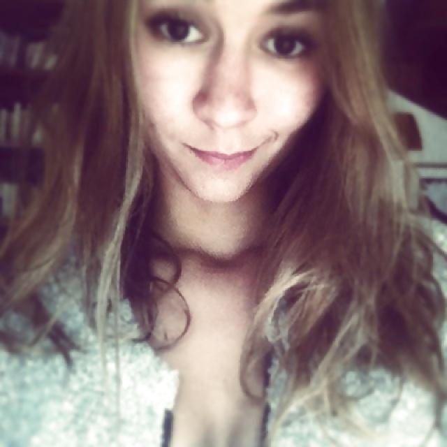 25P Manon 3 et Pauline deux chiennes a souiller