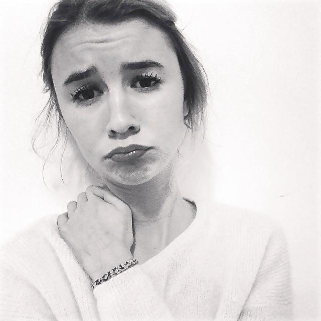 25P Manon 3 et Pauline deux chiennes a souiller
