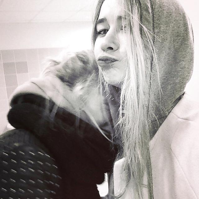 25P Manon 3 et Pauline deux chiennes a souiller