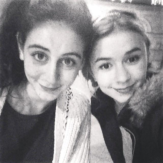 25P Manon 3 et Pauline deux chiennes a souiller